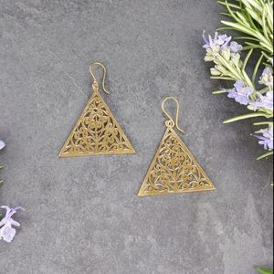 🦋LAST 1🦋 NWT Baizaar Triangle Cutout Earrings
